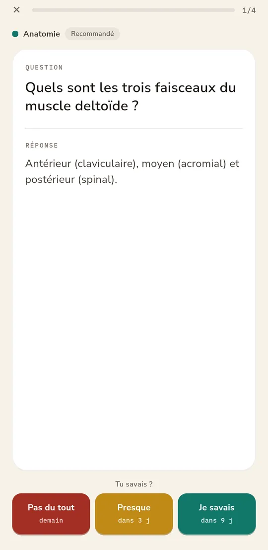 Carte de révision sur le muscle deltoïde avec les boutons Pas du tout, Presque et Je savais